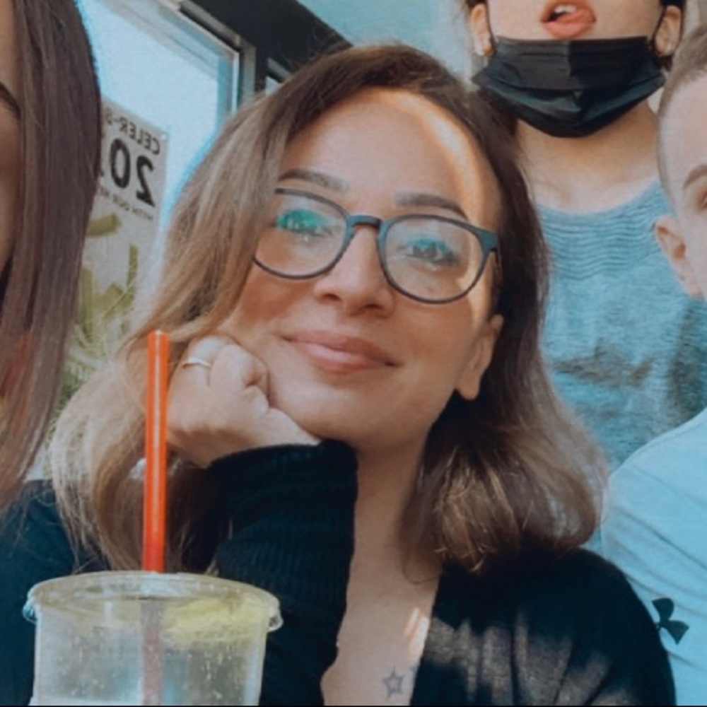 Meet your Posher, Danielle